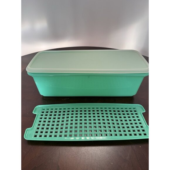 Vintage Jadeite Green Tupperware Container 782-5 Bread Celery Keeper Container - Picture 1 of 14